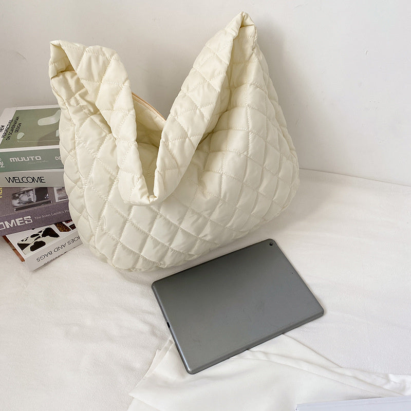 Aurra Tote