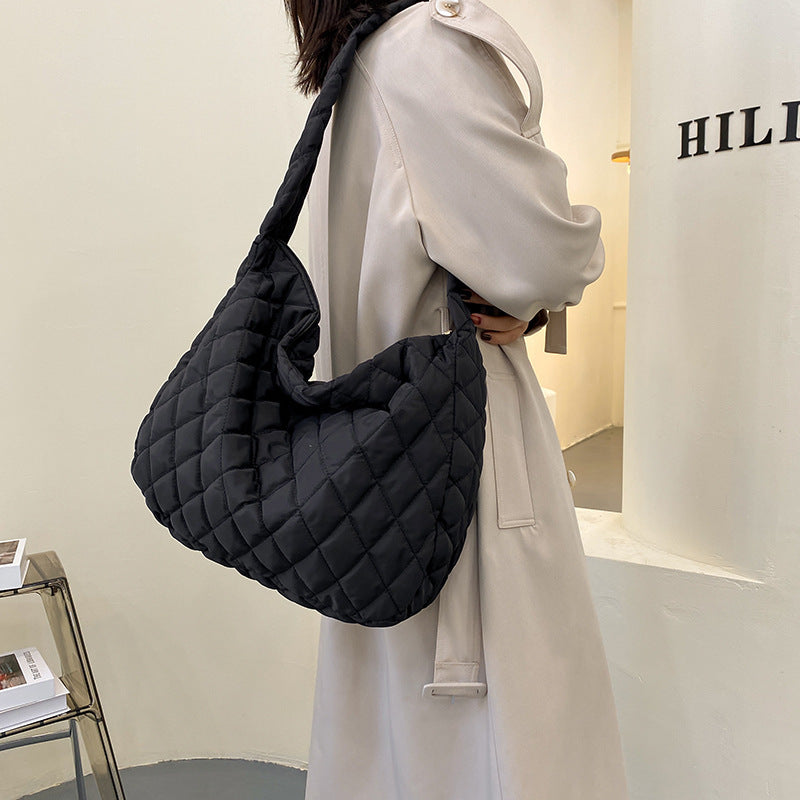Aurra Tote