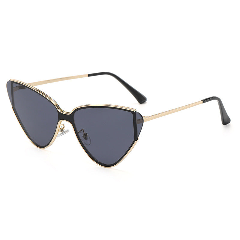 Feline Luxe Curve