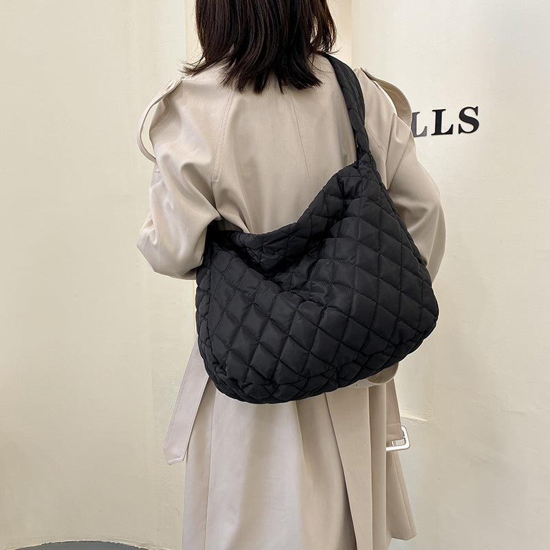 Aurra Tote