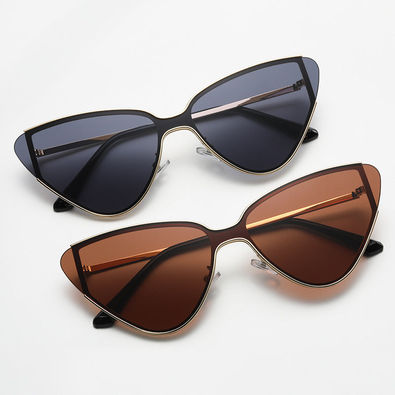 Feline Luxe Curve