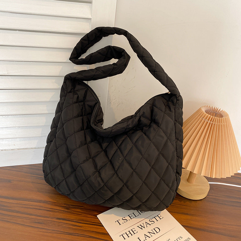 Aurra Tote