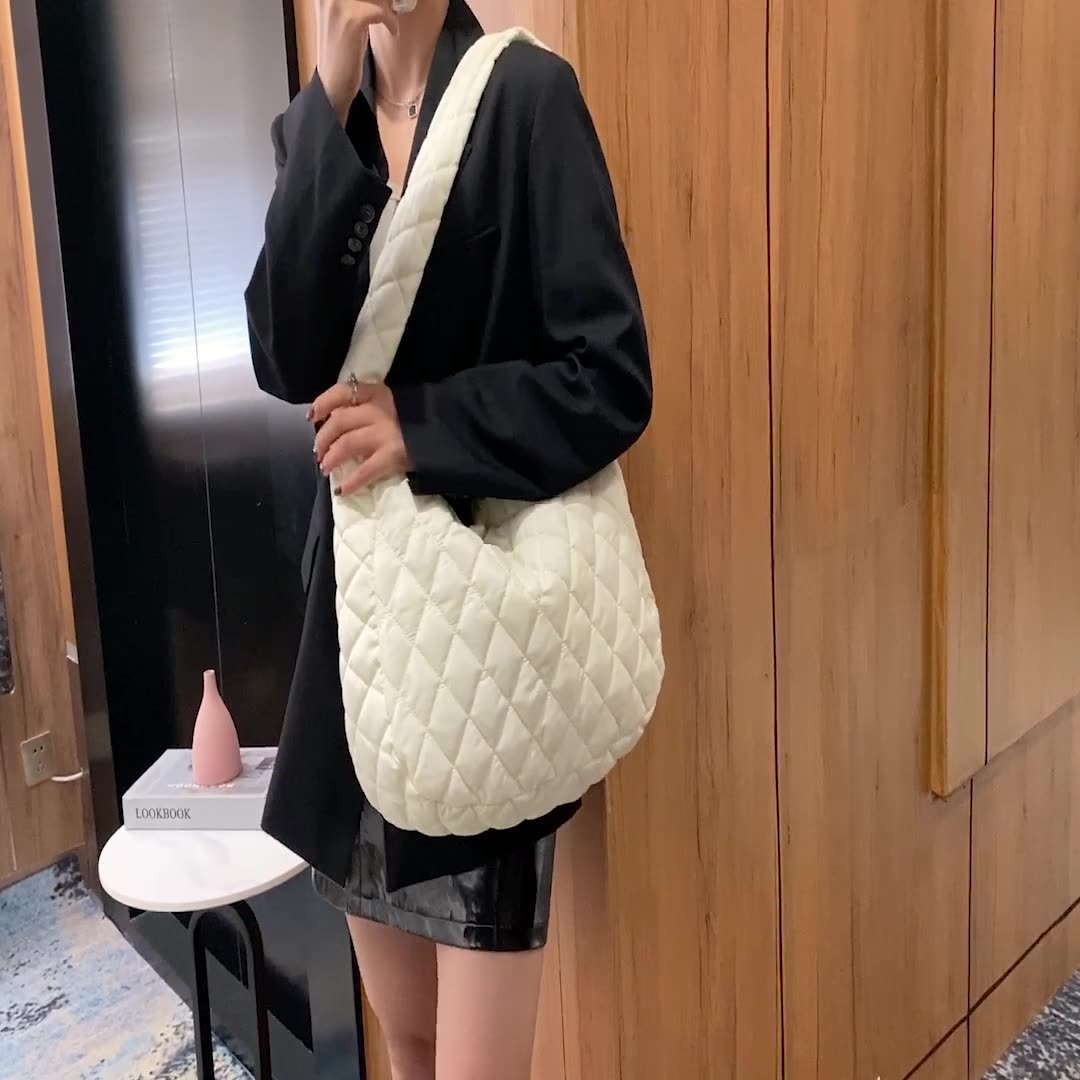 Aurra Tote